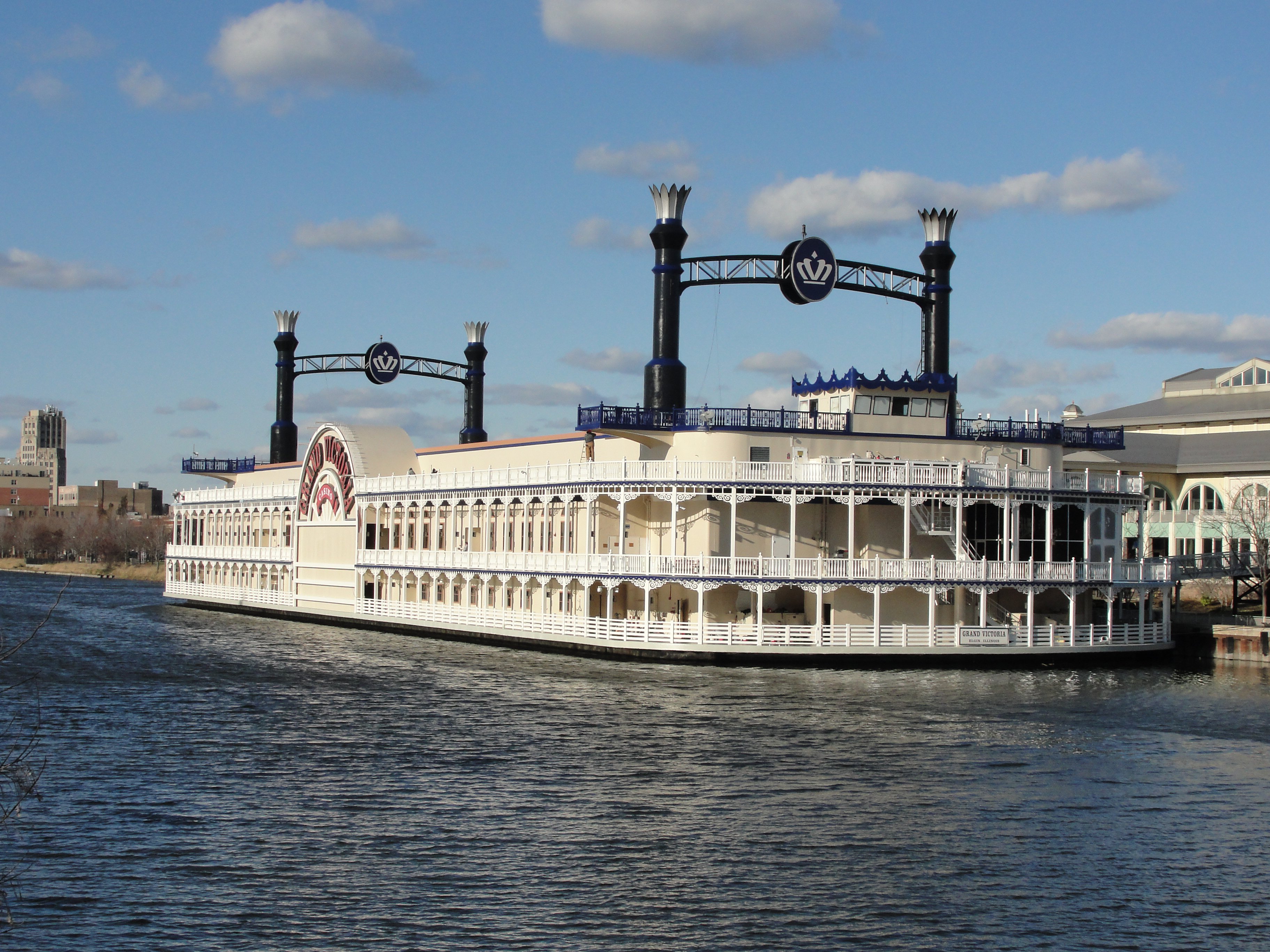 riverboat casino history