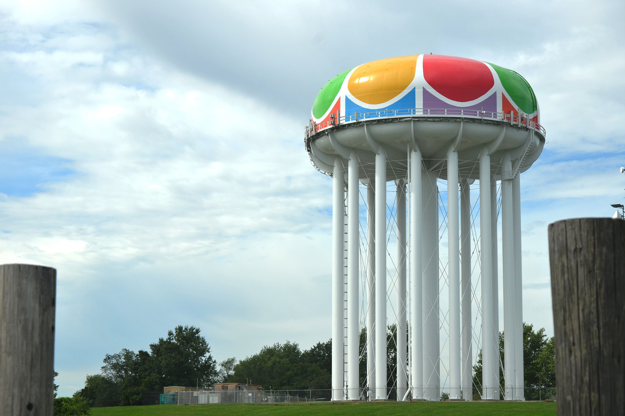 Iconic Water Tanks Tower over Kansas City Landscape - Tnemec